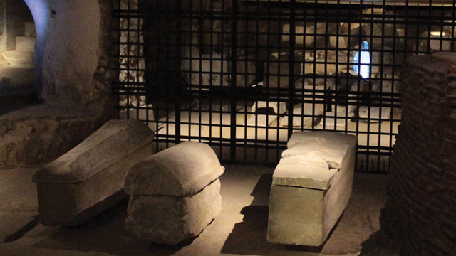 Cryptes de la Basilique de Saint-Denis, personnage de la fiction immersive Ghost Invaders